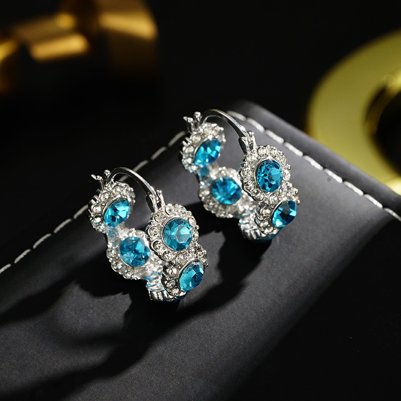Vintage Charm Earrings - Image 3