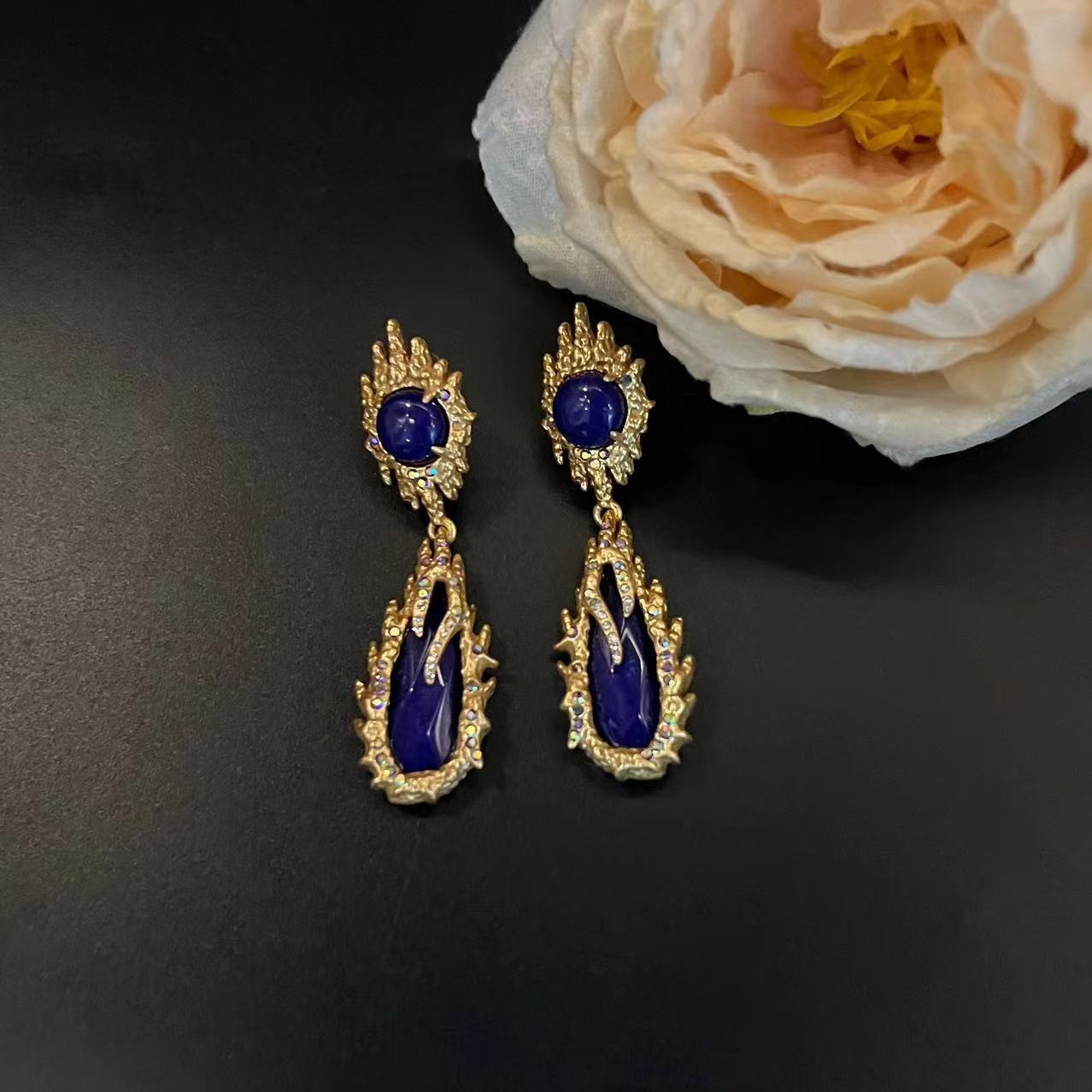 Vintage Charm Earrings - Image 3