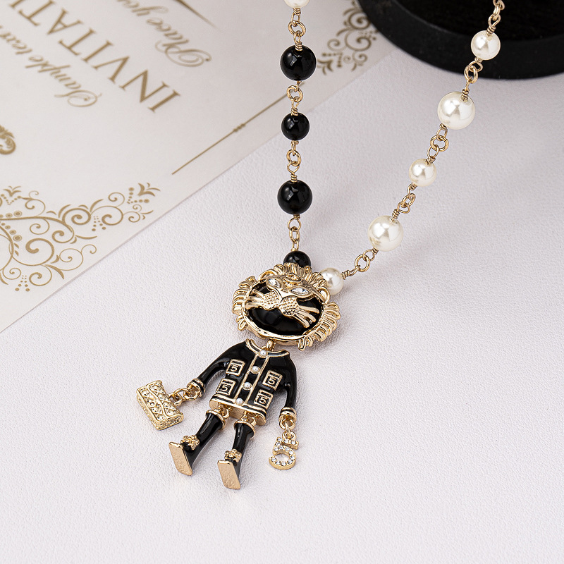 Vintage Charm Pearl Pearl Necklace - Image 5