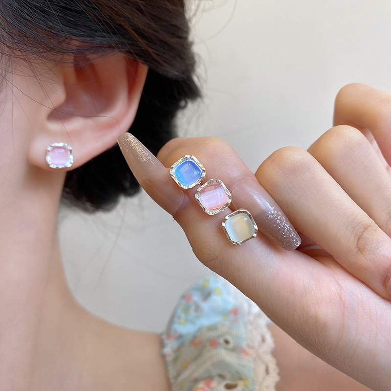Minimalist Line Geometric Studs - Image 5