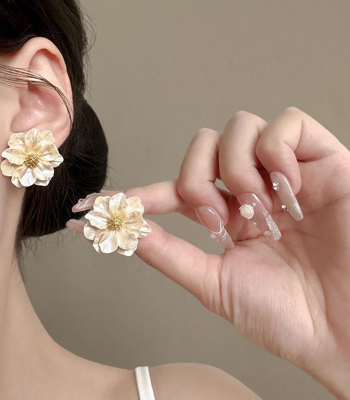 Vintage Charm Floral S925 Silver Studs